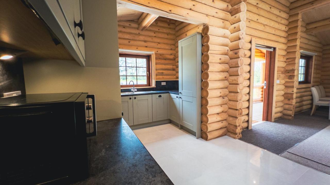 Aspen Lodge, Amazing New Log Cabin With Hot Tub - Sleeps 6 - Felmoor Park Morpeth Bagian luar foto