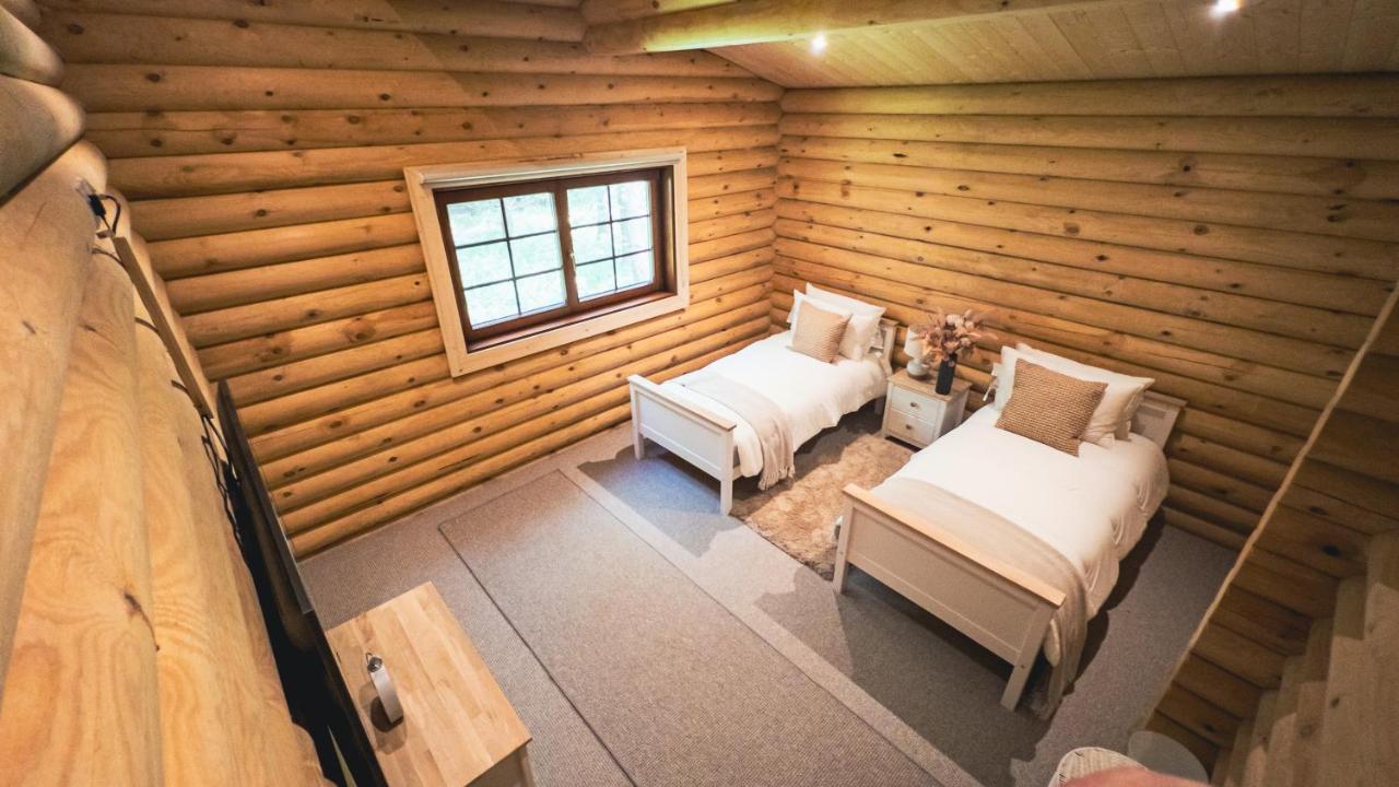 Aspen Lodge, Amazing New Log Cabin With Hot Tub - Sleeps 6 - Felmoor Park Morpeth Bagian luar foto
