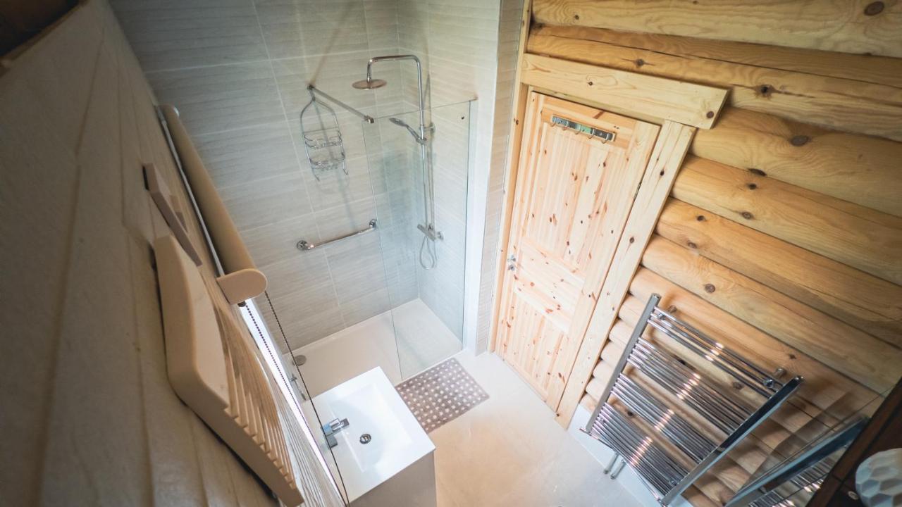 Aspen Lodge, Amazing New Log Cabin With Hot Tub - Sleeps 6 - Felmoor Park Morpeth Bagian luar foto