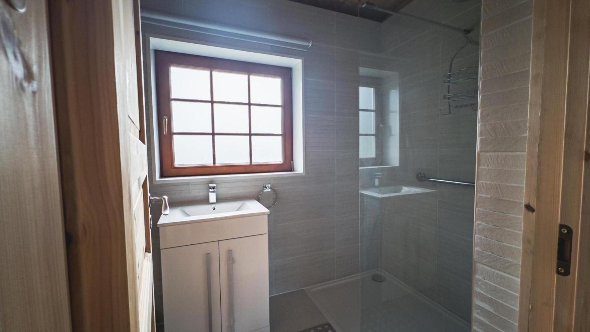 Aspen Lodge, Amazing New Log Cabin With Hot Tub - Sleeps 6 - Felmoor Park Morpeth Ruang foto