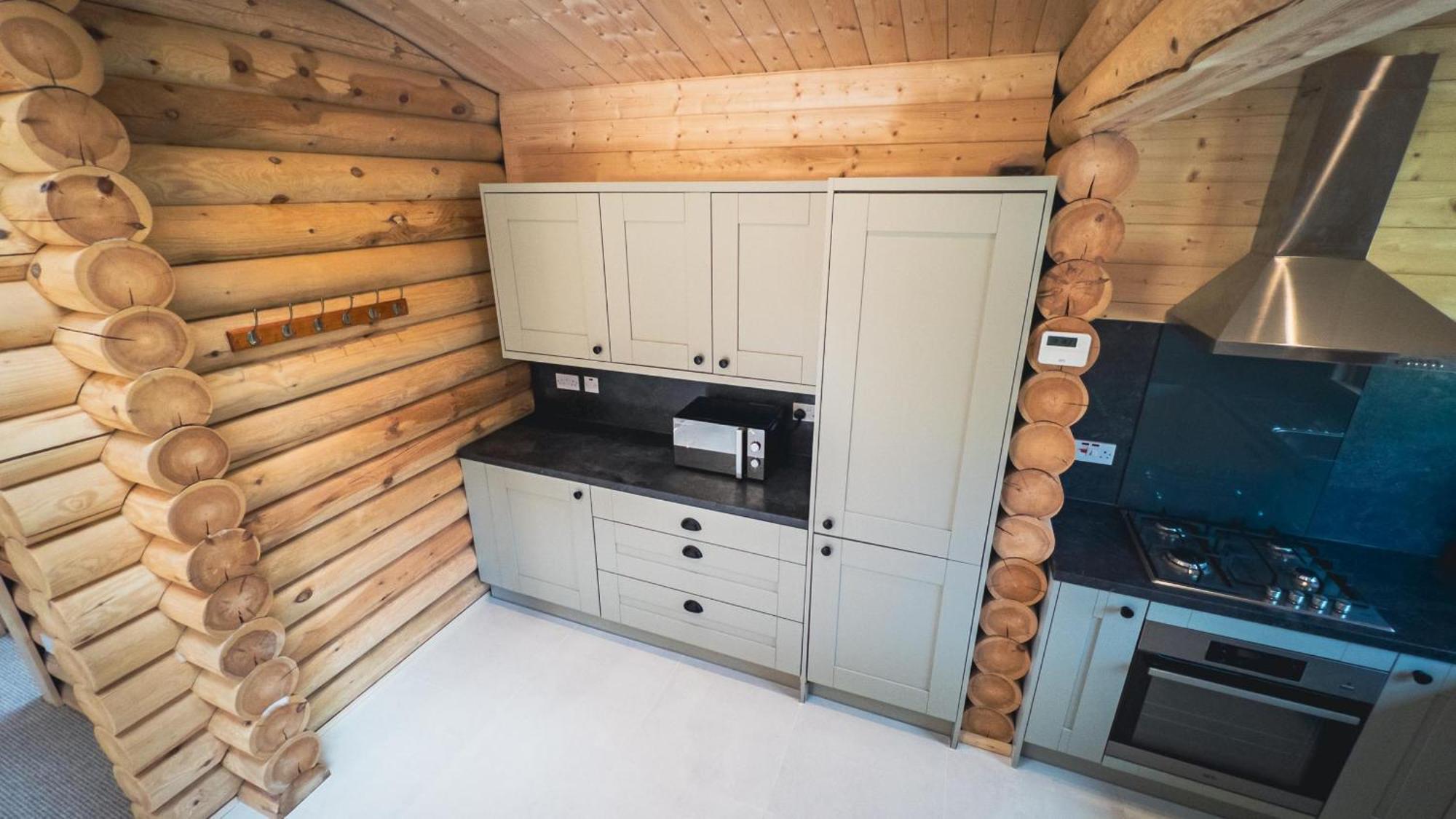 Aspen Lodge, Amazing New Log Cabin With Hot Tub - Sleeps 6 - Felmoor Park Morpeth Ruang foto