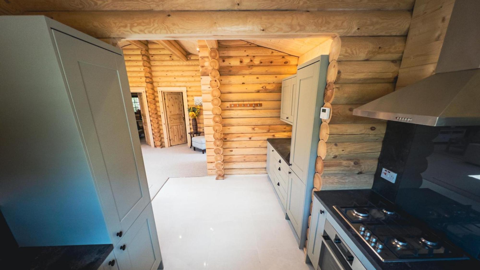 Aspen Lodge, Amazing New Log Cabin With Hot Tub - Sleeps 6 - Felmoor Park Morpeth Ruang foto