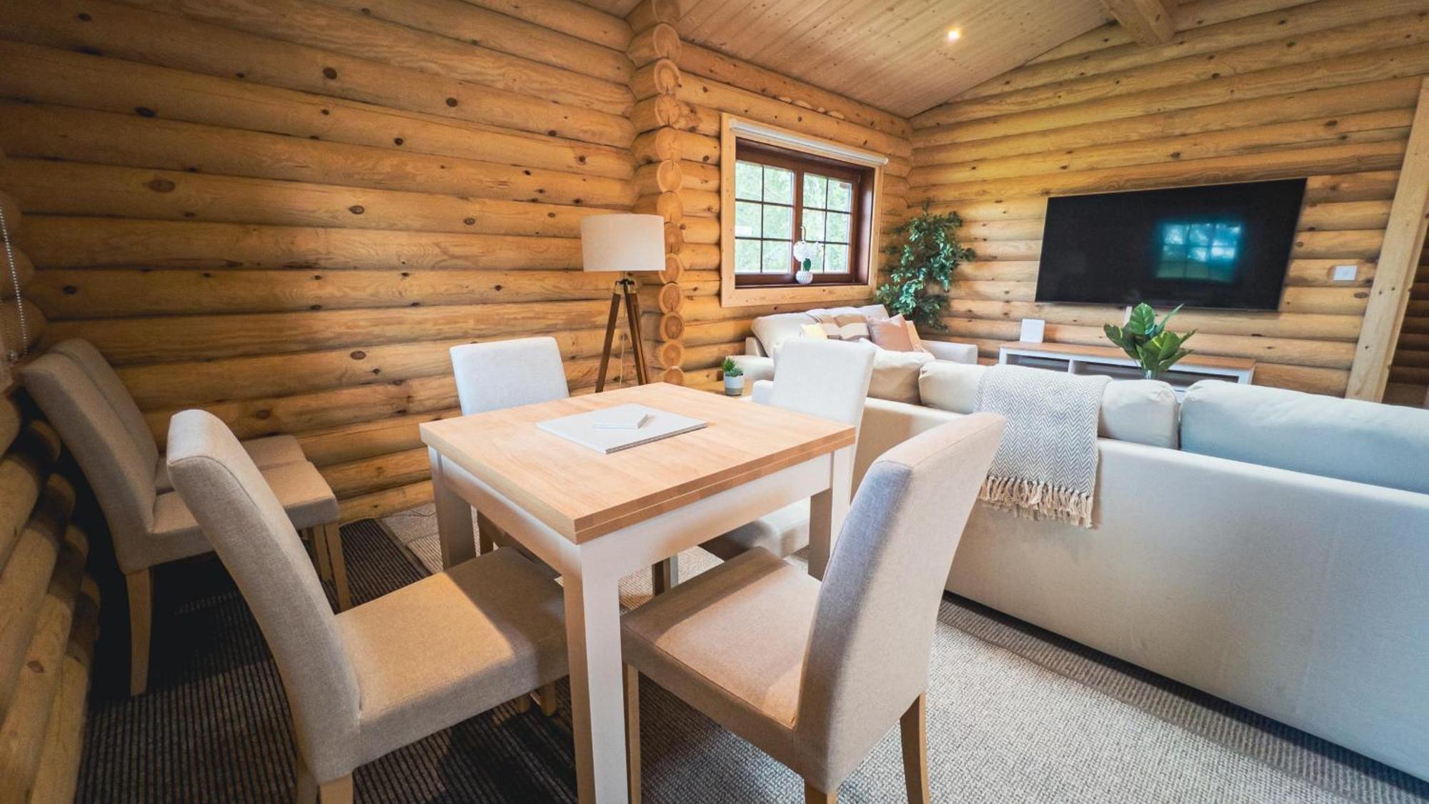 Aspen Lodge, Amazing New Log Cabin With Hot Tub - Sleeps 6 - Felmoor Park Morpeth Ruang foto